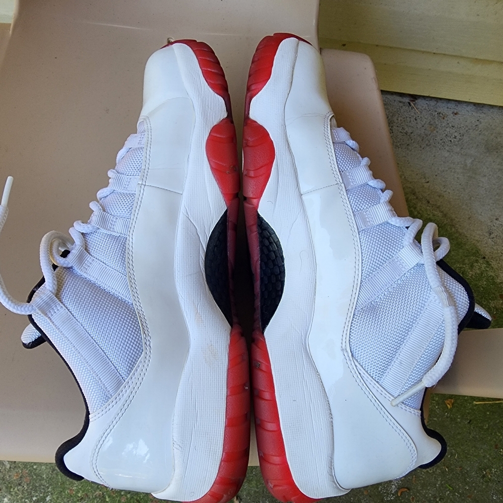 Nike Air Jordan XI 11 Cherry low